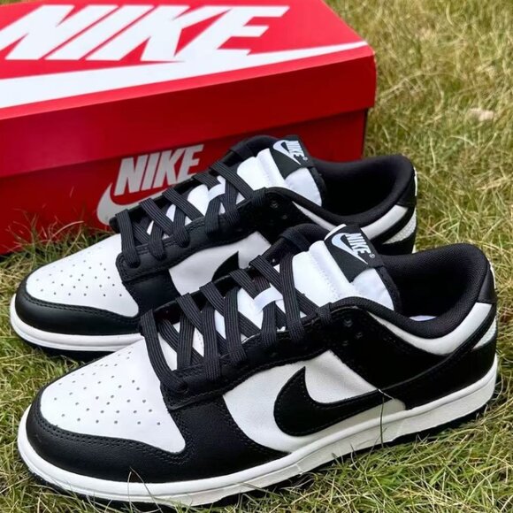 Nike Nike NWT dunk low panda